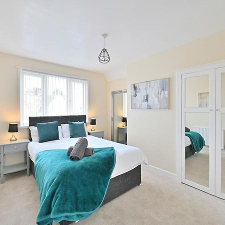 Sleek And Stylish 3 Bed In Bolton - Garden - Parking Villa Ngoại thất bức ảnh