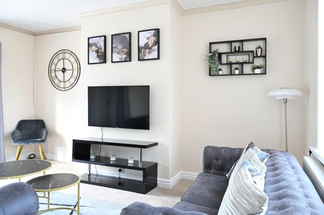 Sleek And Stylish 3 Bed In Bolton - Garden - Parking Villa Ngoại thất bức ảnh